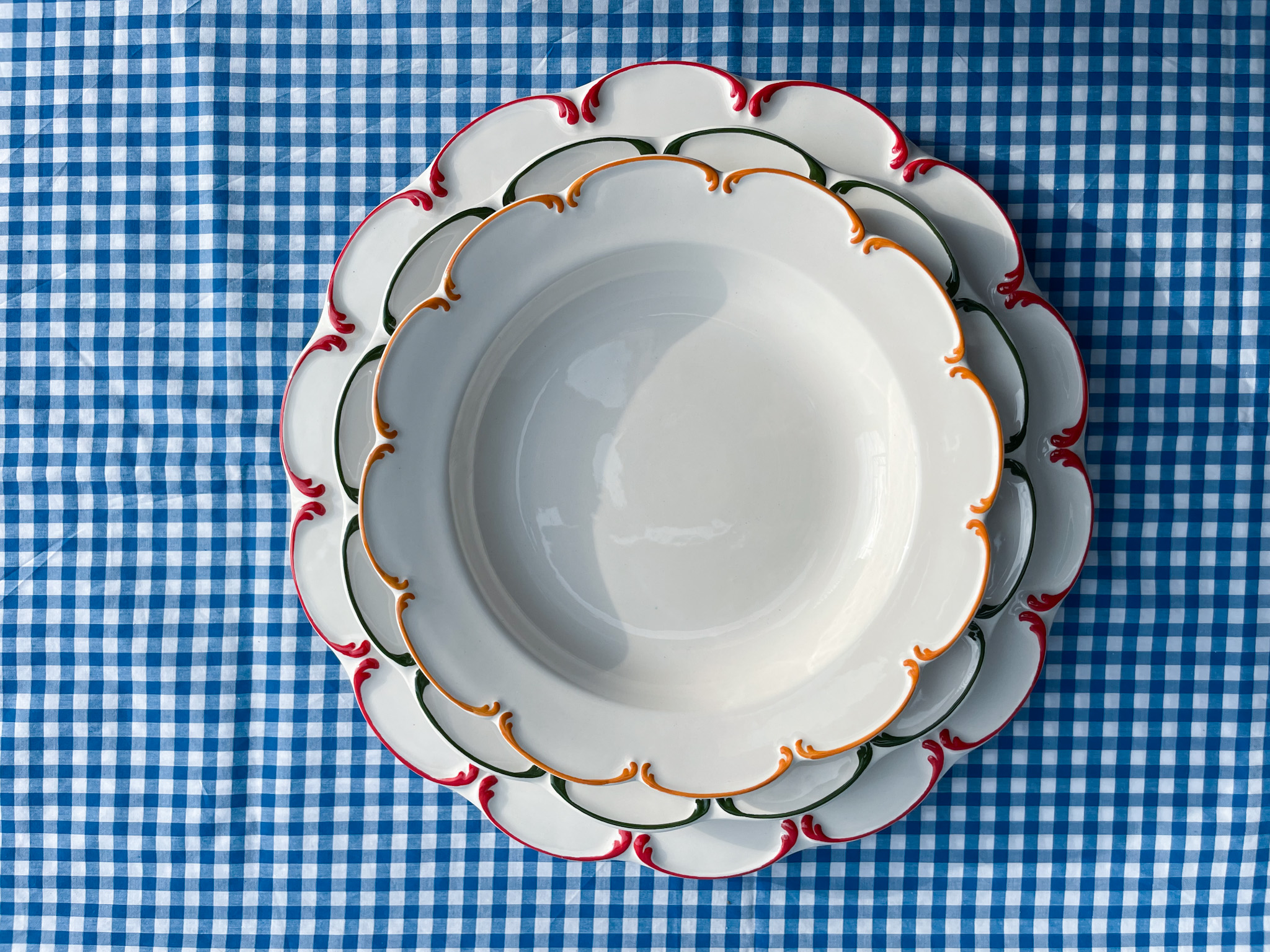 Duży talerz wzór Smerlato I kolor biały zdobienie czerwone - obrazek 3